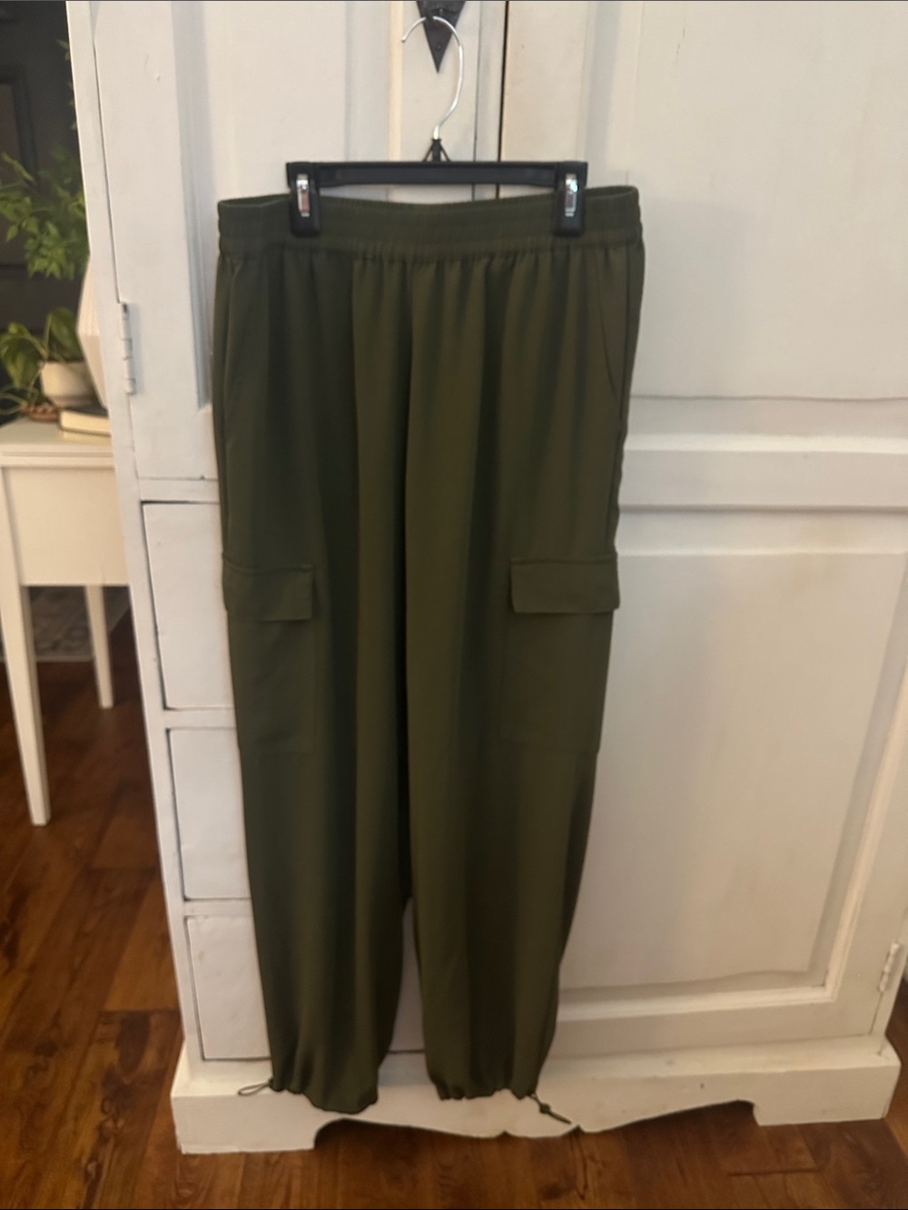 Women’s Olive Green Cargo Jogger Dress Pants size medium